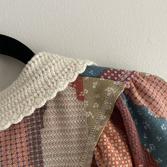 Gimmicks BKE Wmn S Patchwork Mixed Print Fleece Crochet Collar Dolman Henley Top - Picture 14 of 14